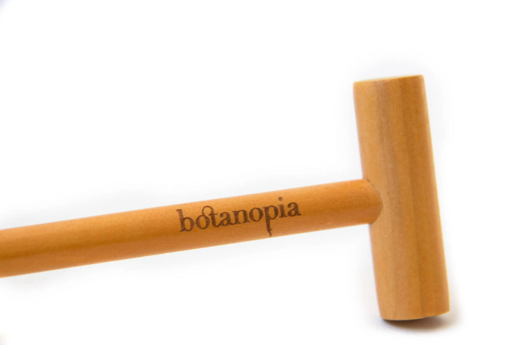 De grondchecker - houten bodemsonde om de vochtigheid van je potgrond te controleren