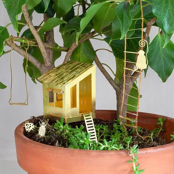 Tiny Treehouse: mini messing boomhutje voor je plant