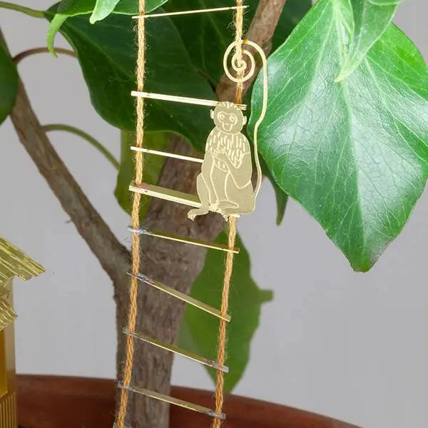 Tiny Treehouse: mini messing boomhutje voor je plant