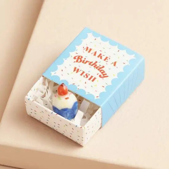 Tiny matchbox met mini beeldje (make a birthday wish)
