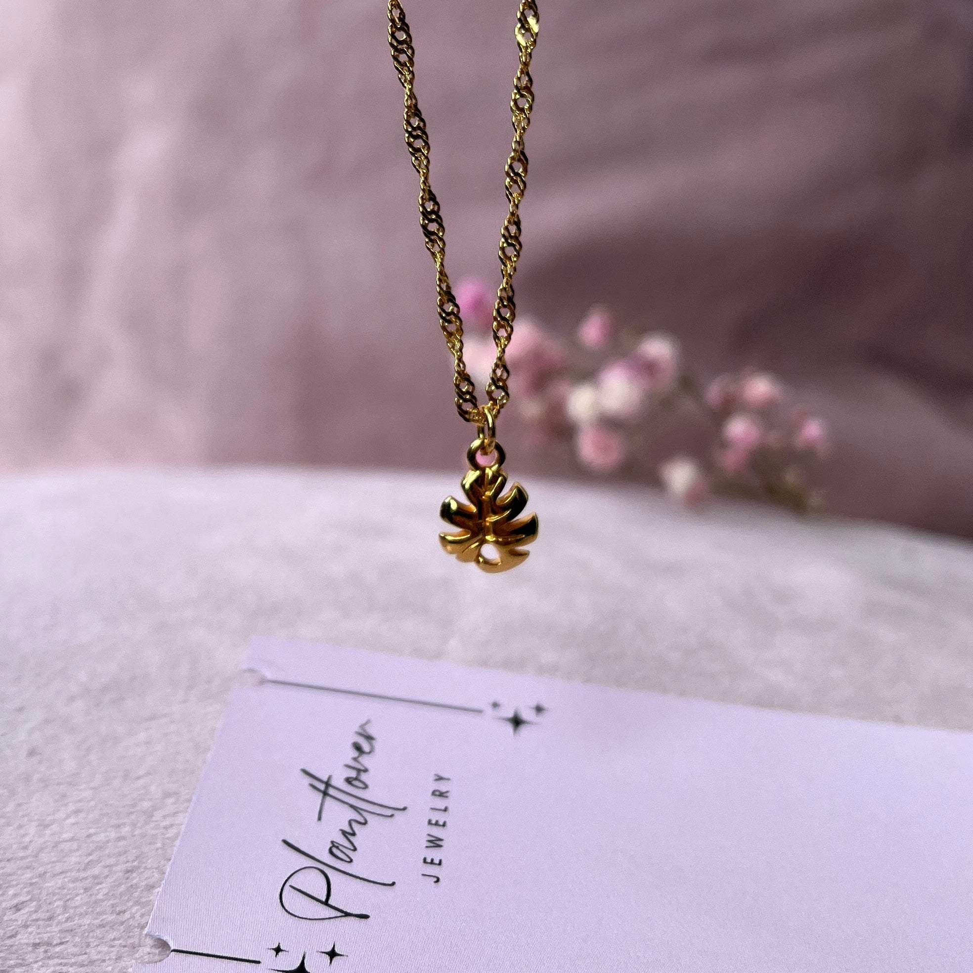 Ketting met Monstera bedeltje (goud)