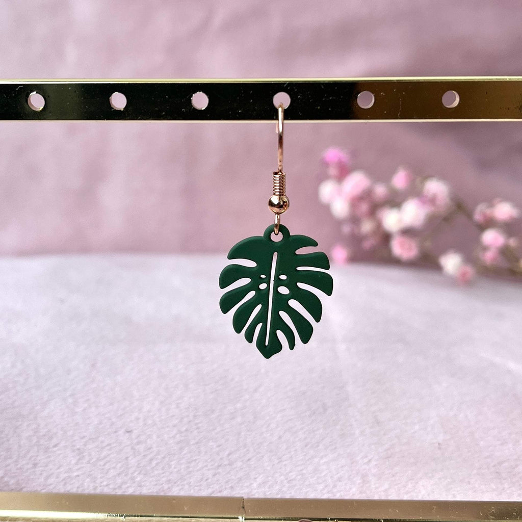Oorhangers groen monstera blad